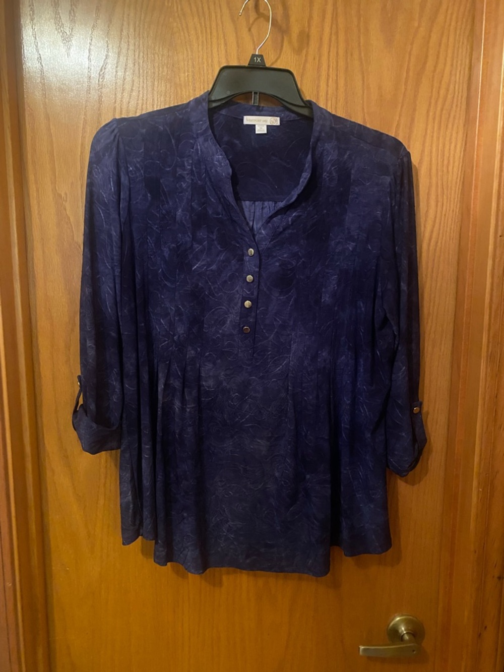 Blue Henley Popover Top with Subtle Swirl Print - Size 1X